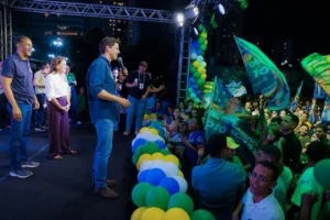 Daniel Vilela recebe apoio de lideranças da Igreja Universal em evento com mais de 500 pessoas