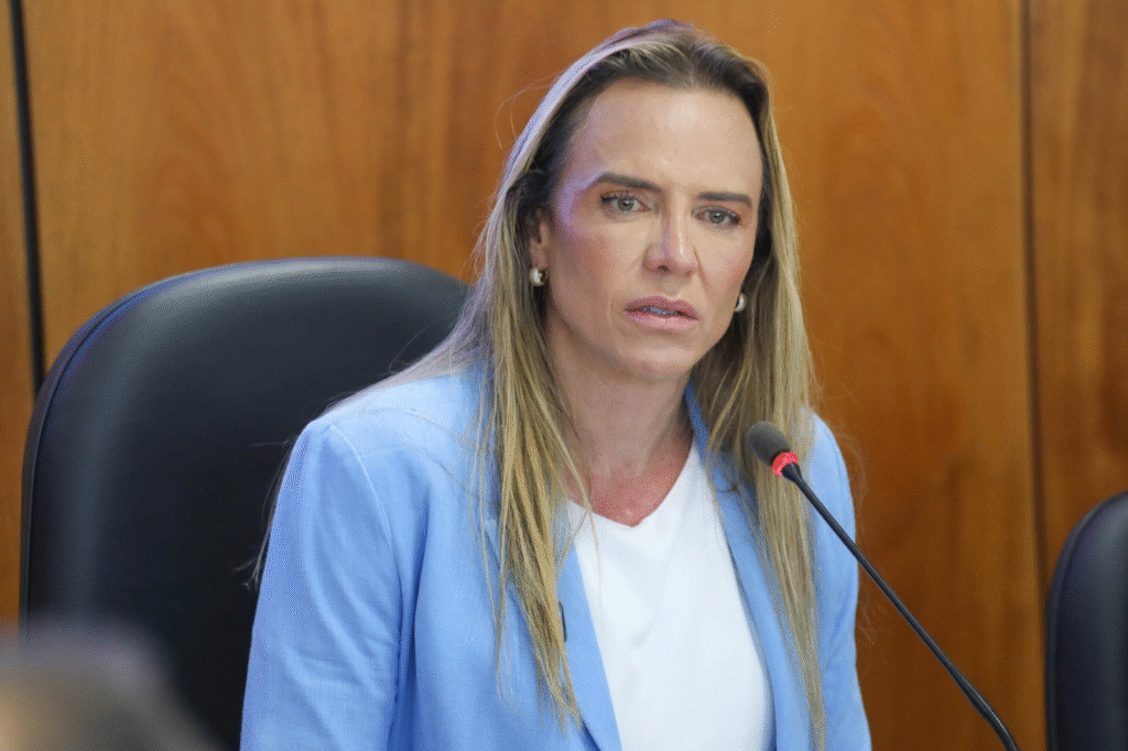 “Vou responder com fatos”: Celina busca investidores dos Emirados após embate com Lula sobre BRB