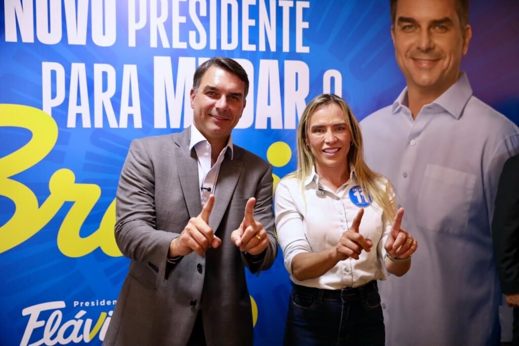Ao lado de Flávio Bolsonaro, Celina reforça número 11 para o segundo turno no DF