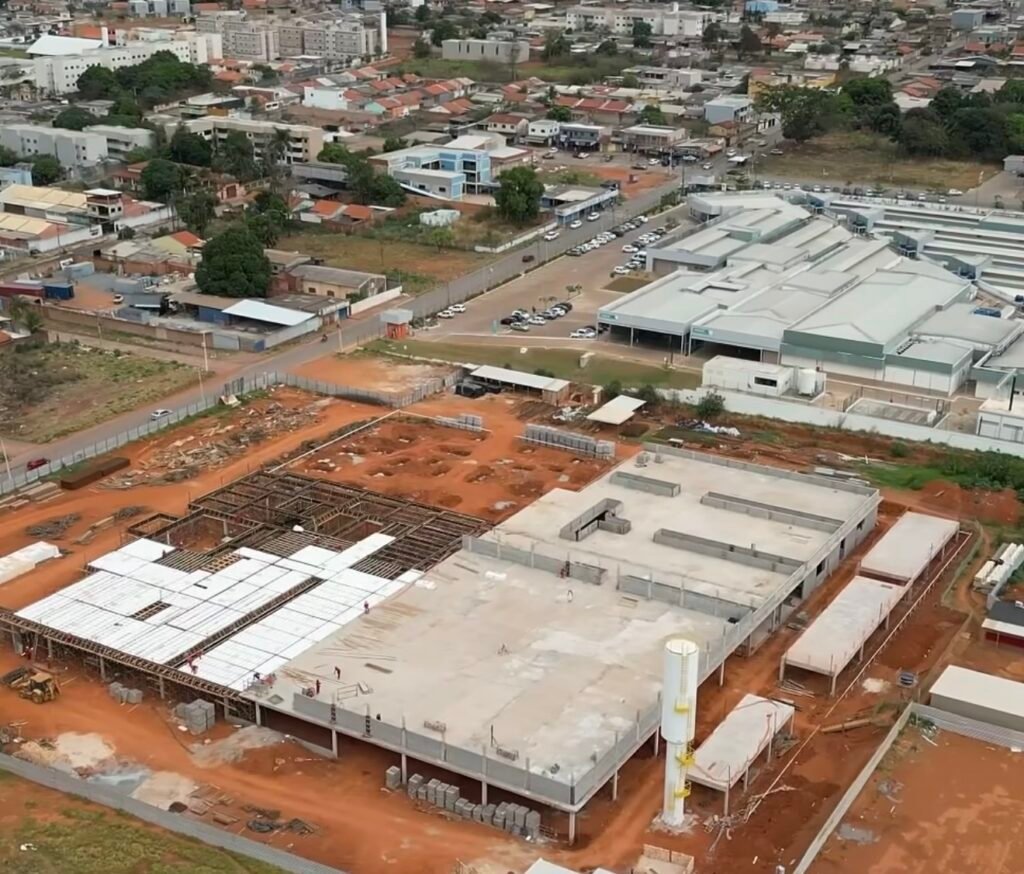 Dr. Lucas acompanha avanço das obras do novo Hospital Municipal e Maternidade de Águas Lindas