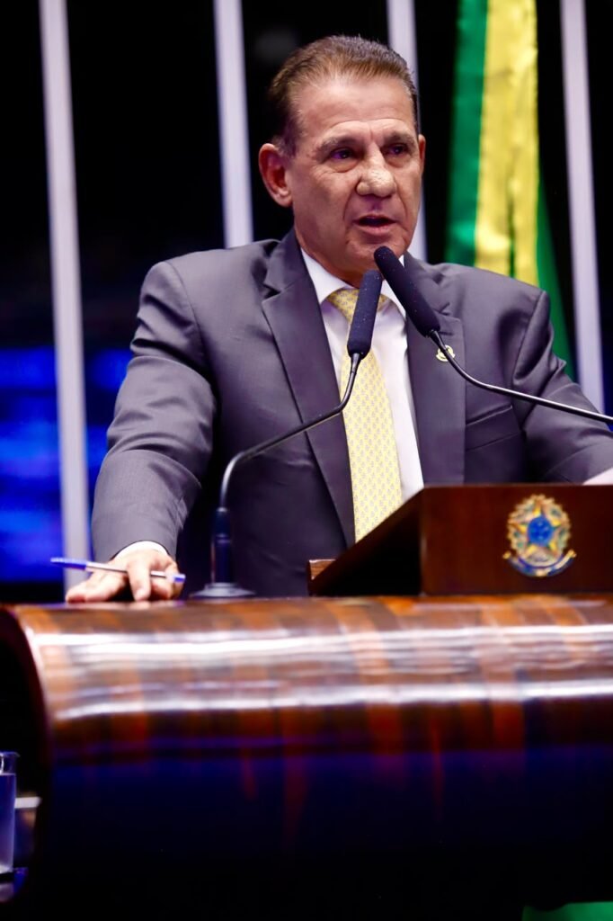 Vanderlan apoia fim da escala 6×1 e condena disputa de palanque sobre direitos dos trabalhadores