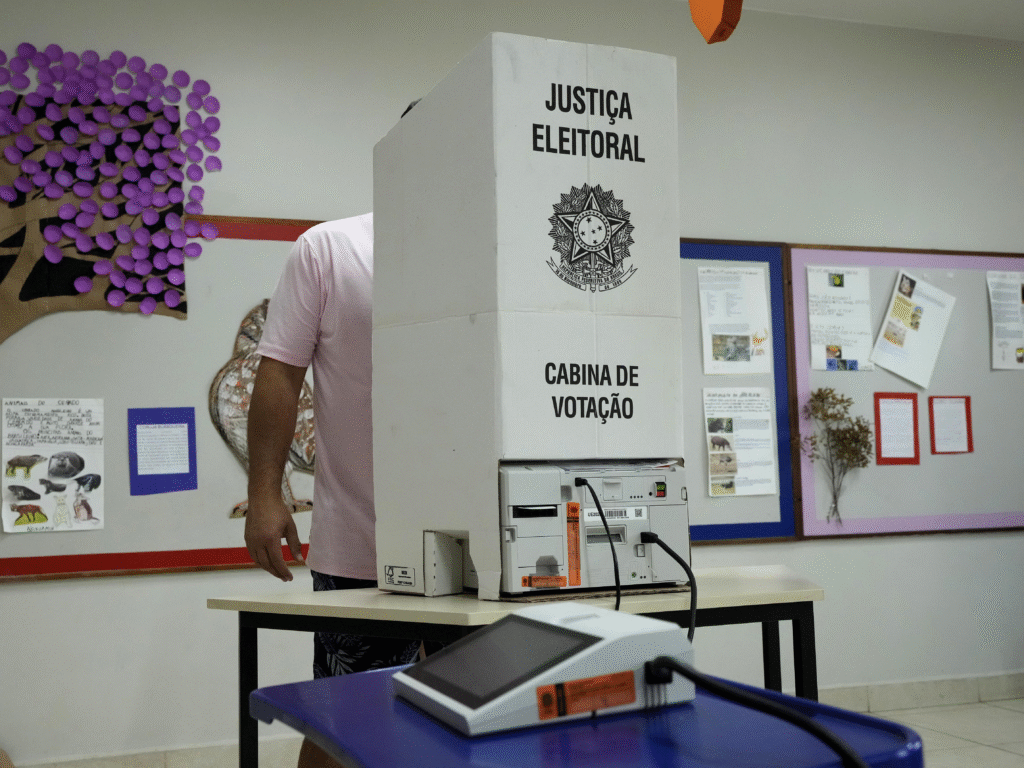 Mais de 80 cidades de Goiás têm mudanças nos locais de votação; veja como consultar seu novo endereço