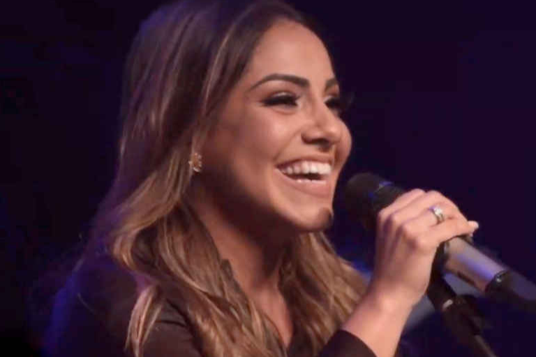 cantora-gabriela-rocha